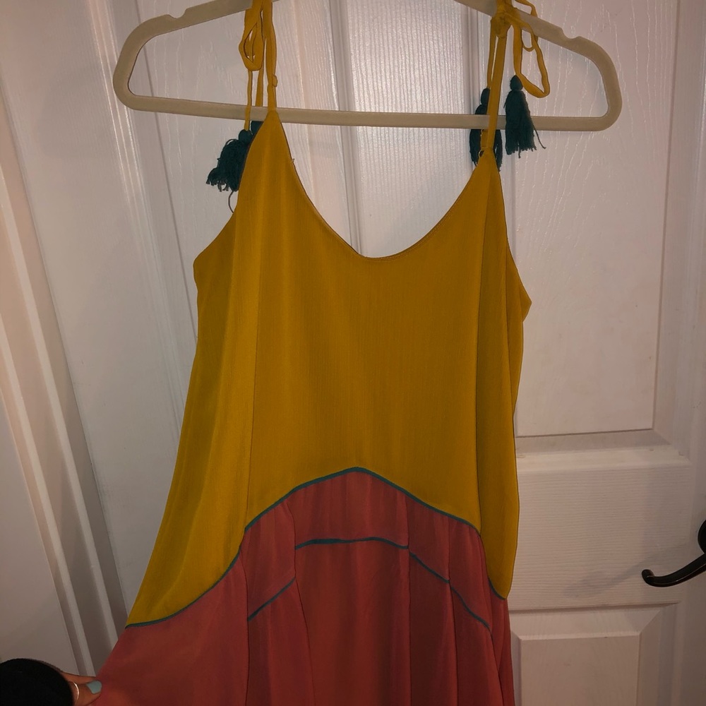 Easy, throw on target flowy sundress NWOT